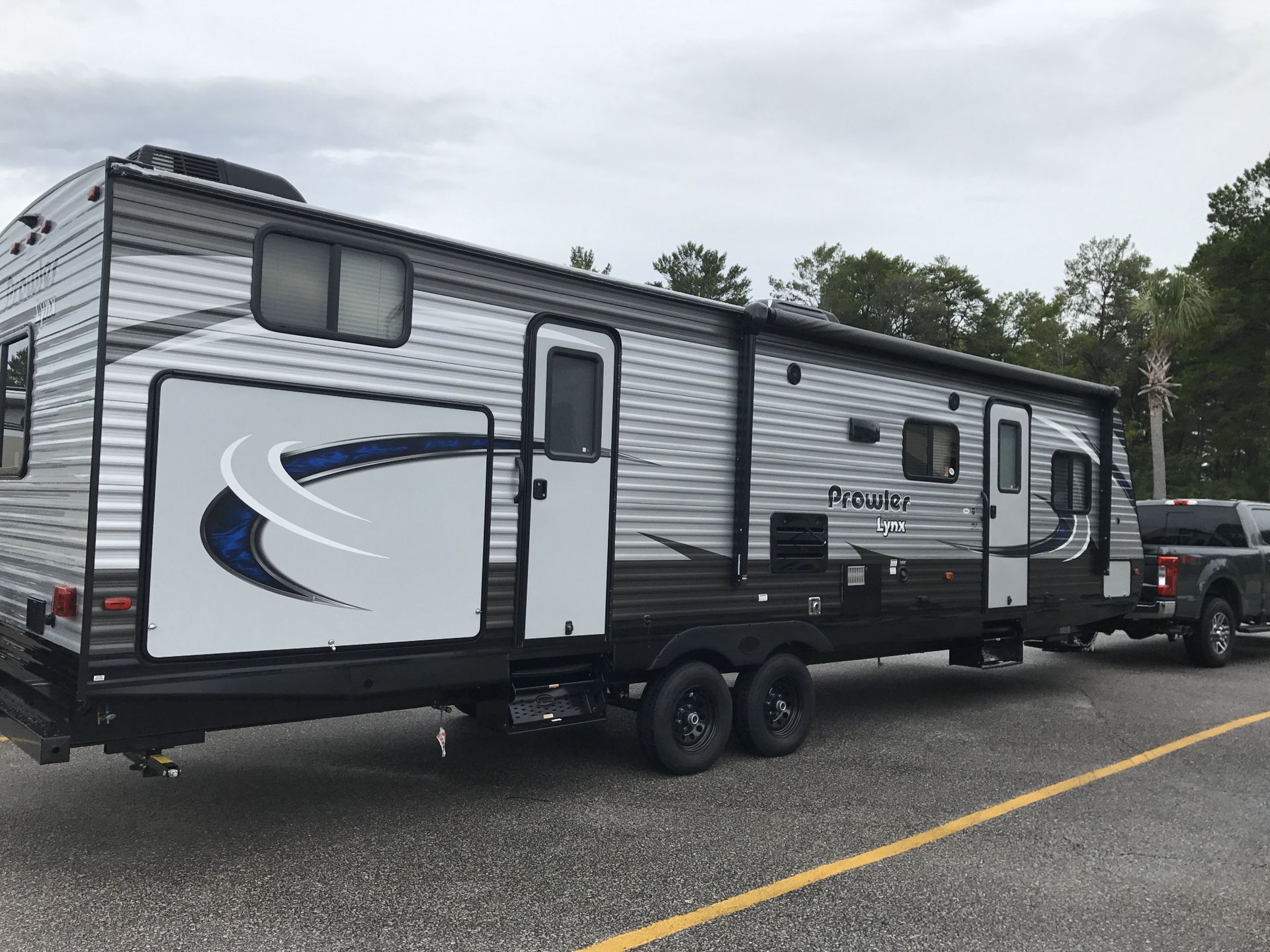 ((( Special )))2018 Prowler RV 32”ft
