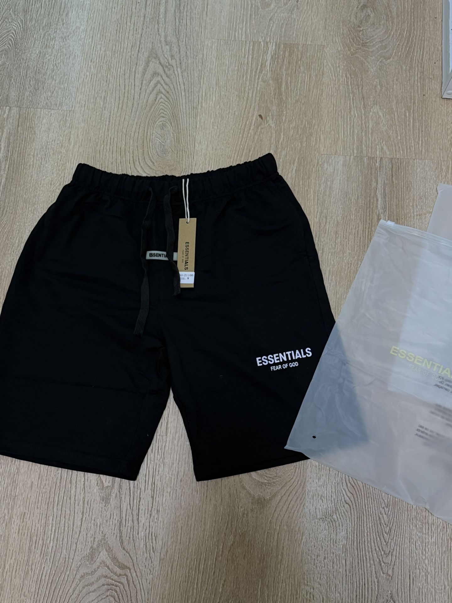 Essential shorts, black size medium