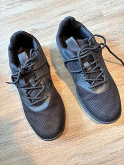 Mens slip resistant work shoes size 11