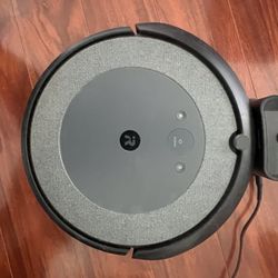     iRobot Roomba i3 