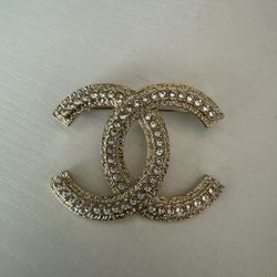 AUTHENTIC CHANEL brooch 