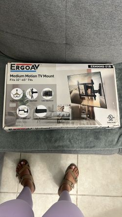 ERGO AV Medium Motion TV Mount ERMMM8-01B – Fits 32”-65” TVs – Open Box / New