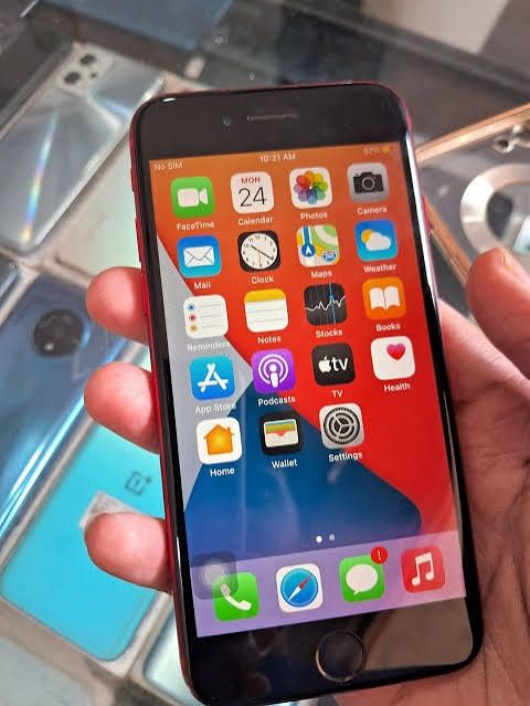 iPhone SE 2 New No iCloud Lock Fast Phone Gets 5G Nice Compact Phone With Finger Reader Unlocked 🔥