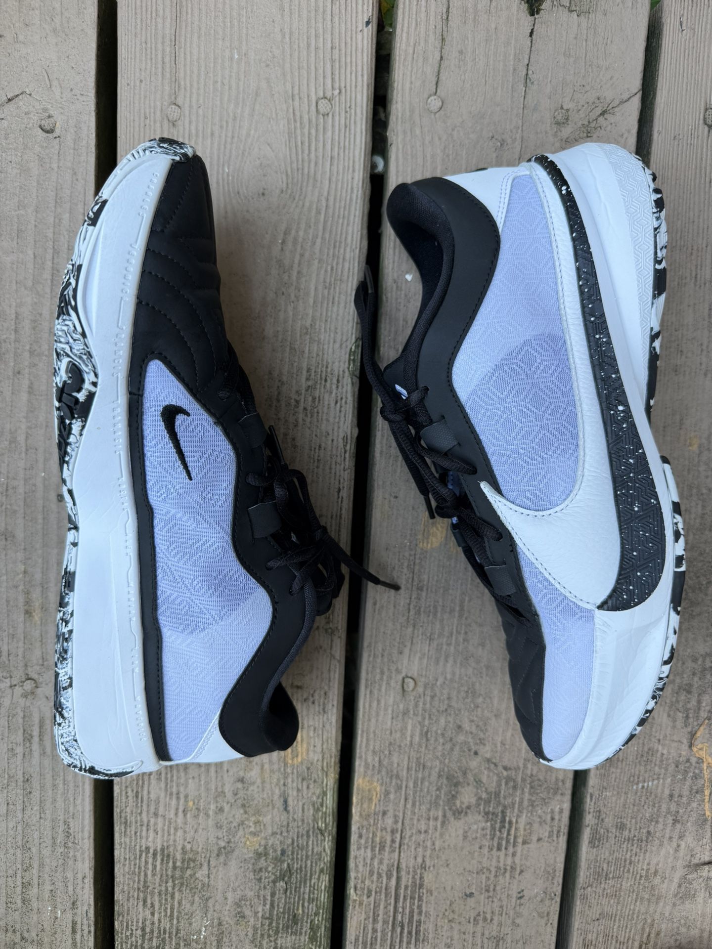 Giannis Nike Low Top Men’s Shoes Size 10.5