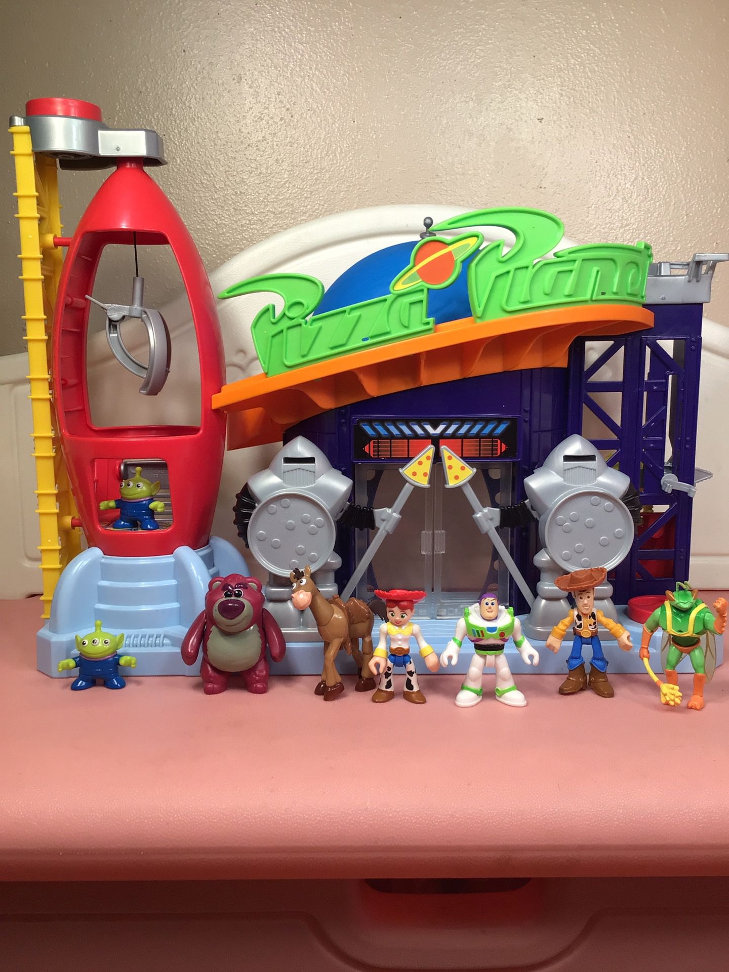 Toy Story Imaginext Pizza Planet Playset