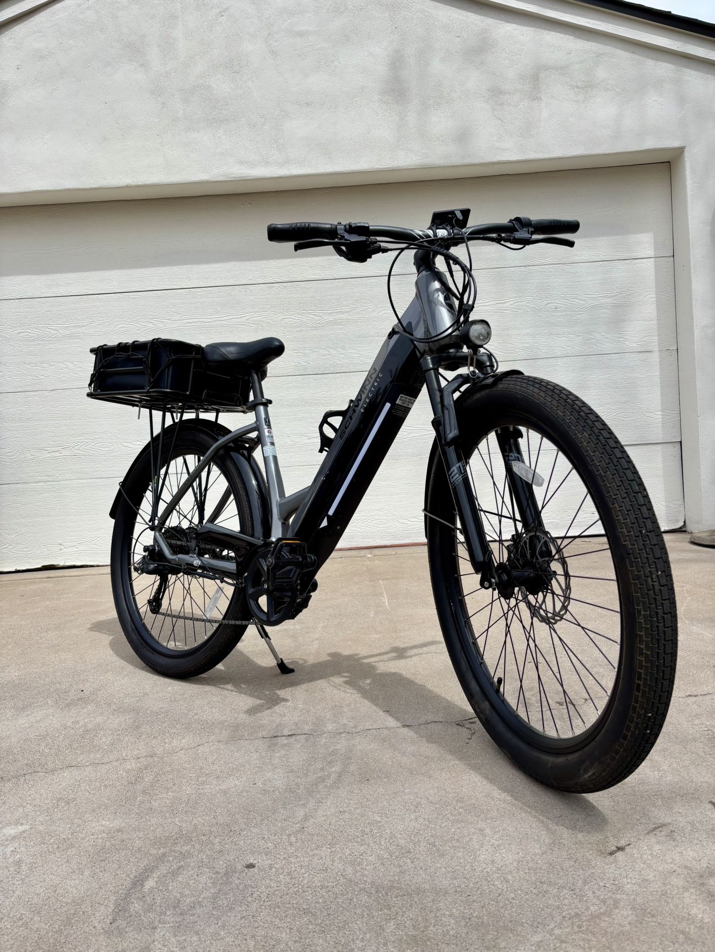 SCHWINN COSTON ELECTRIC BIKE