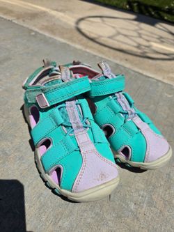 New used awesome outdoor shoes for water, sand, pool, hiking‼️‼️