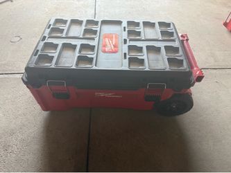 Milwaukee Packout 38in chest