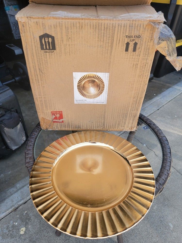 13" Round Metallic Fluted Gold Chargers