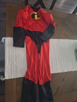 Mr. Incredible  size 6