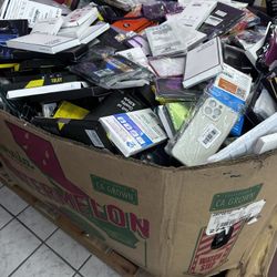 👉 Más de 1,000 phone cases en un solo sandillero 💵 ¡Llévatelos todos por solo $350!
