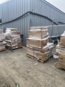 Miscellaneous XL pallets