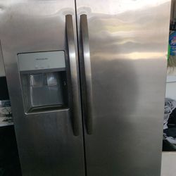 Frigidaire Fridge