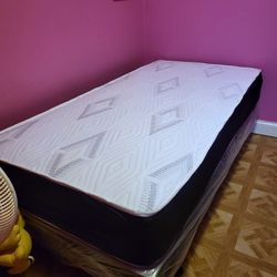 NEW TWIN-SIZE MATTRESS AND BOX SPRING 🆕️