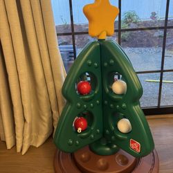 Step2 Christmas Tree