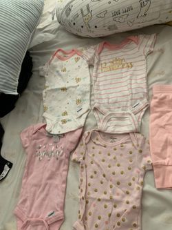 Onesies and pants (4 pack onesies + pants)