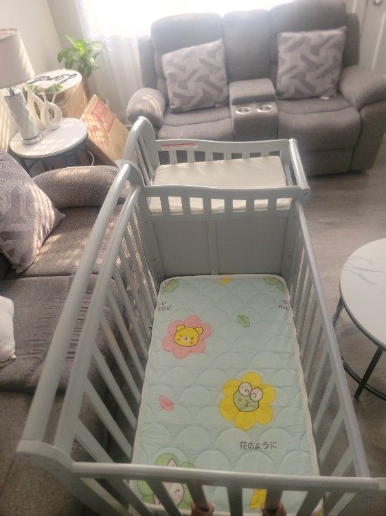 Hello, this crib is for sale in good condition.