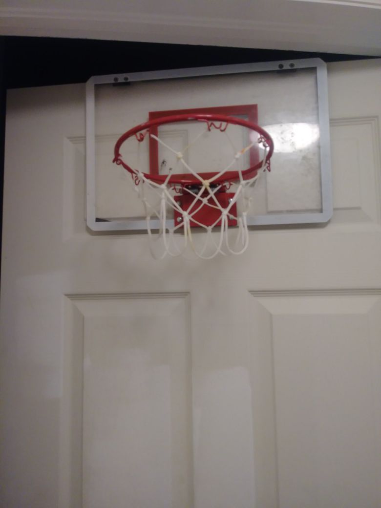 Door basketball hoop