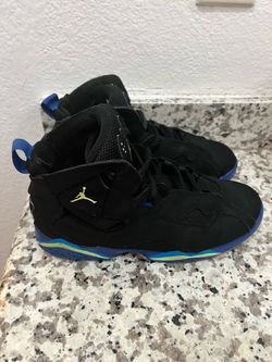 Boys shoes