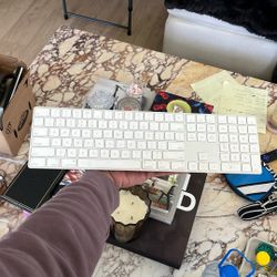 Apple magic keyboard 