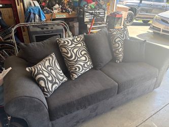Couch set