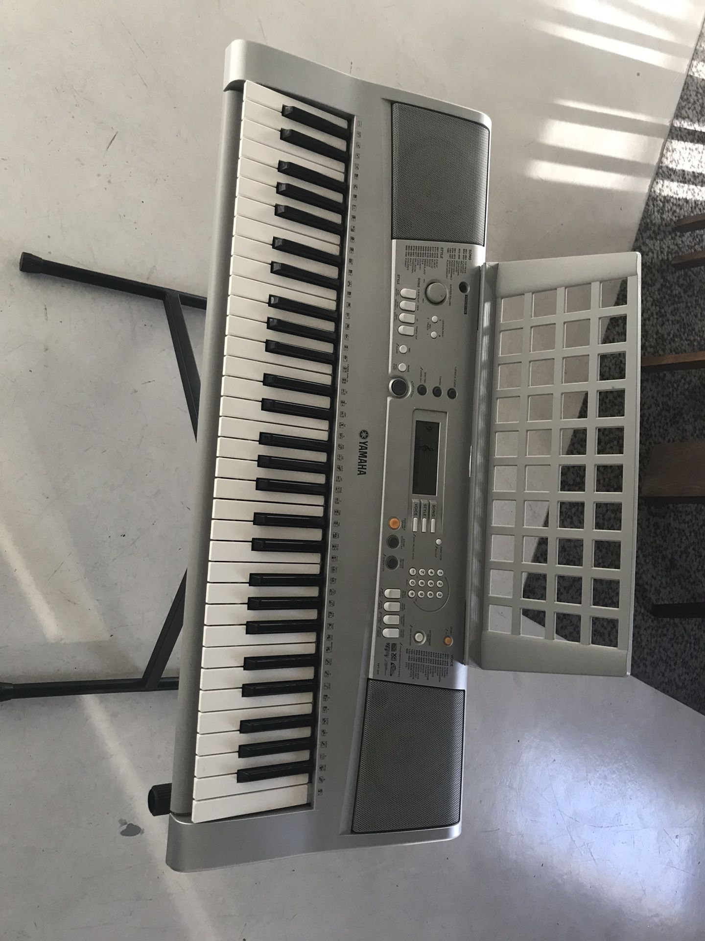 Yamaha portatone keyboard YPT-300