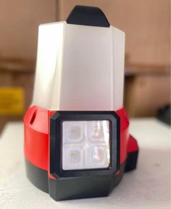 Milwaukee M18 18-Volt 2200 Lumens Cordless Radius LED Compact Site Light with Flood Mode (Tool-Only)