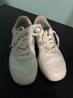 New Balance Sneakers Grey And White Size 4 Woman’s Size 5 