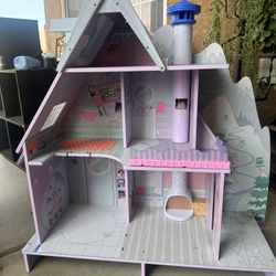 Doll House 