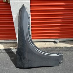 2023- MERCEDES BENZ EQE X294 SUV CLASS FRONT FENDER RIGHT DRIVER SIDE IN GOOD SHAPE