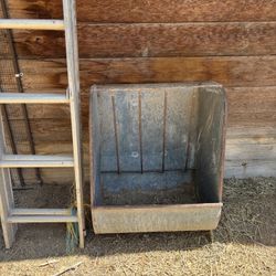 Hay Feeder