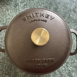 Smithey Cast Iron 5.5 L Dutch Oven NEW