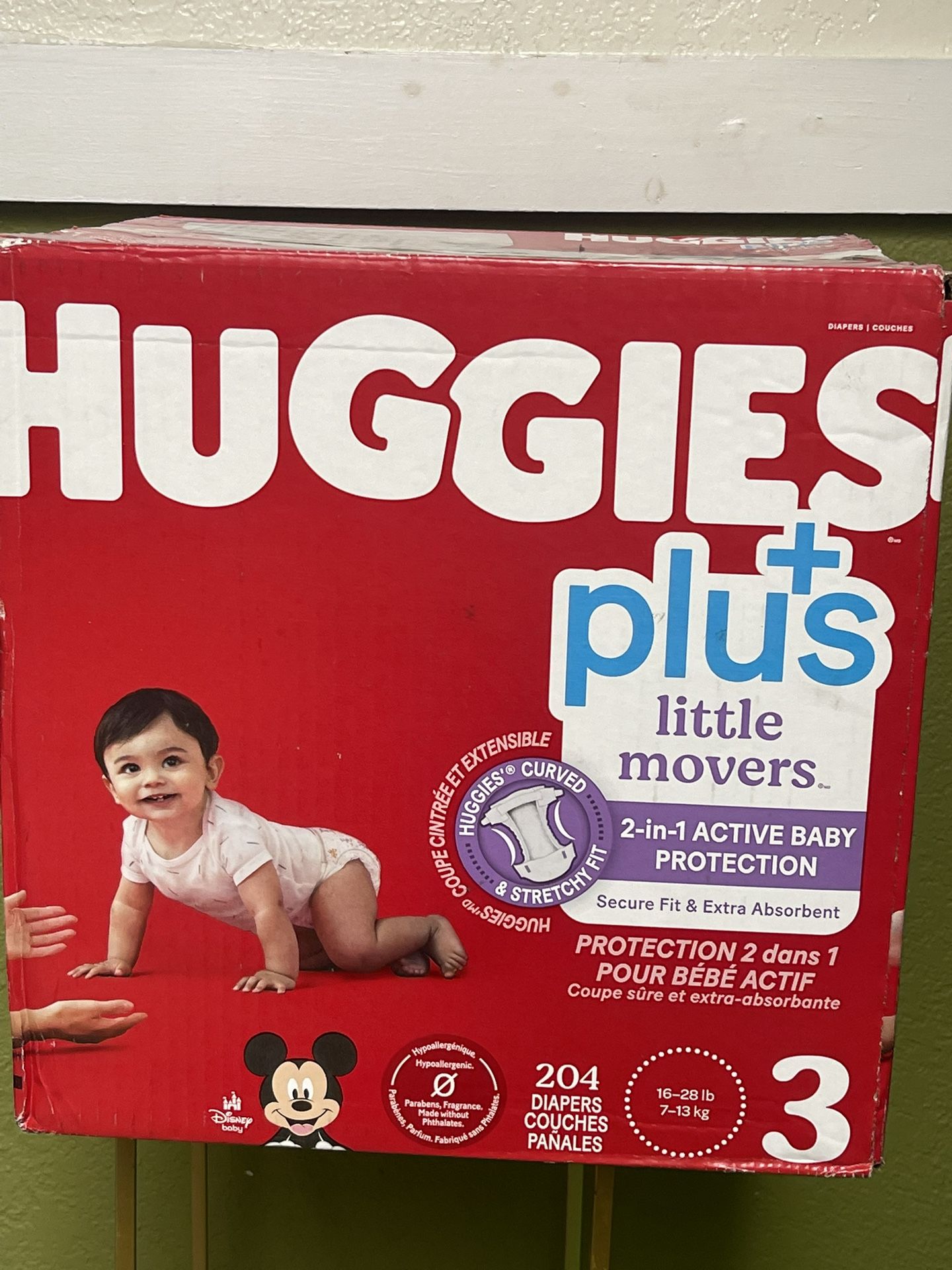 Huggies Plus +Little Movers 204 diapers Size 3