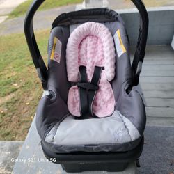 Baby trend car seat $20