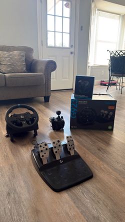 Logitech G923 Racing Wheel, Pedals & Shifter Bundle