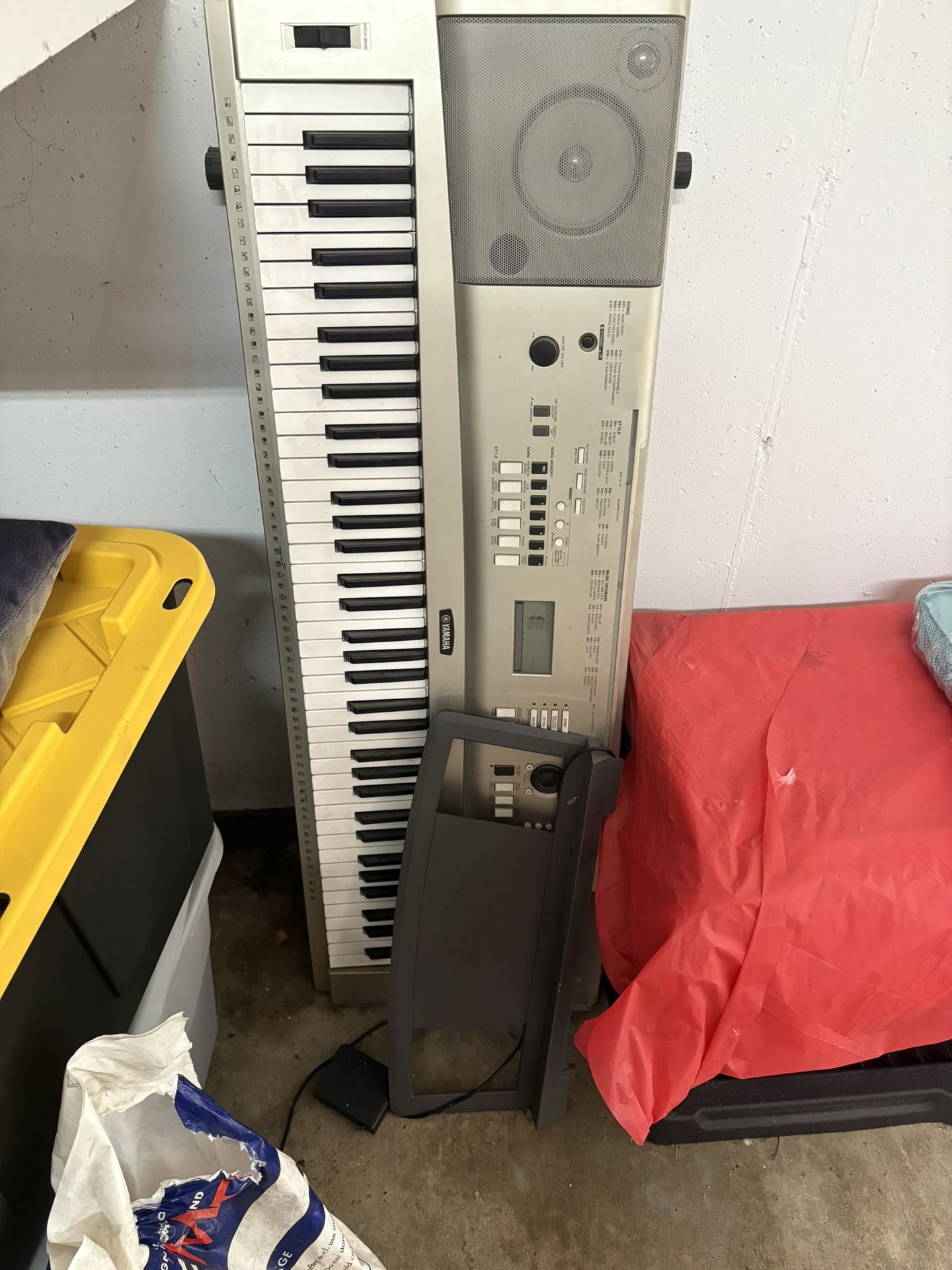 Yamaha Keyboard Piano
