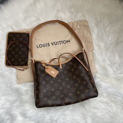 Women's Louis Vuitton CarryAll PM Shoulder Bag