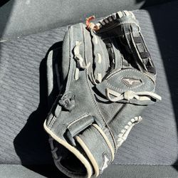 Mizuno Baseball Or Softball Glove 