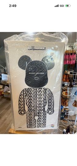 BEARBRICK Marc Jacobs 1000% Black/White Plastic Art Toy Figure