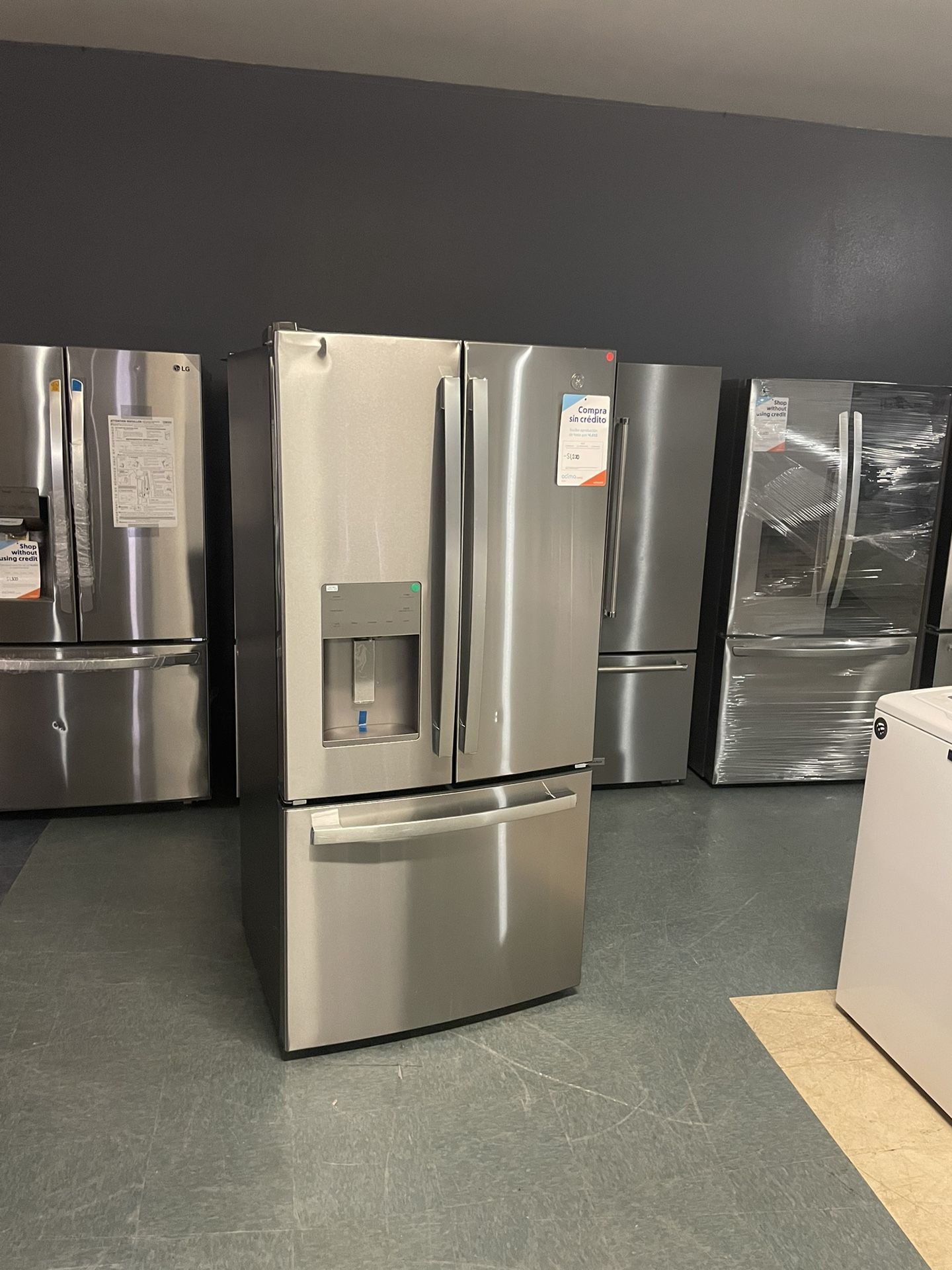 GE 33”(w) Stainless Steel Refrigerator Bottom Freezer‼️ New Scratch And Dent Discount‼️