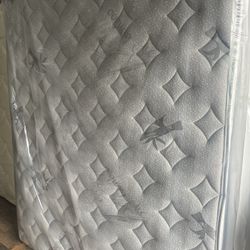 Queen Size Mattress Pillow Top ( All Sizes Available)