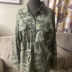 Old Navy Women's shirt