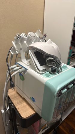 Hydrofacial machine