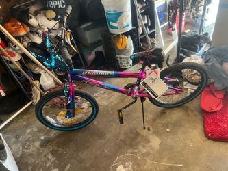 Girls bike