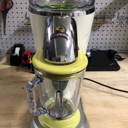 Margaritaville DM0500 Bahamas 36-Ounce Frozen-Concoction Maker