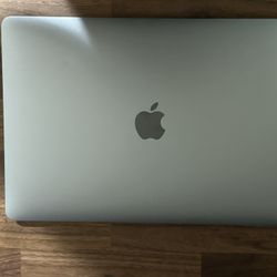 MacBook Pro 13 Inch M1 2020 Model 