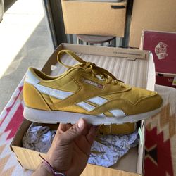 Men’s Reebok Shoes Size - 10