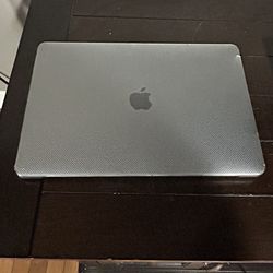 MacBook Pro 13” (Apple M1, 512GB SSD)