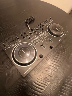 Pioneer serato DJ DDJ-REV1 Controller