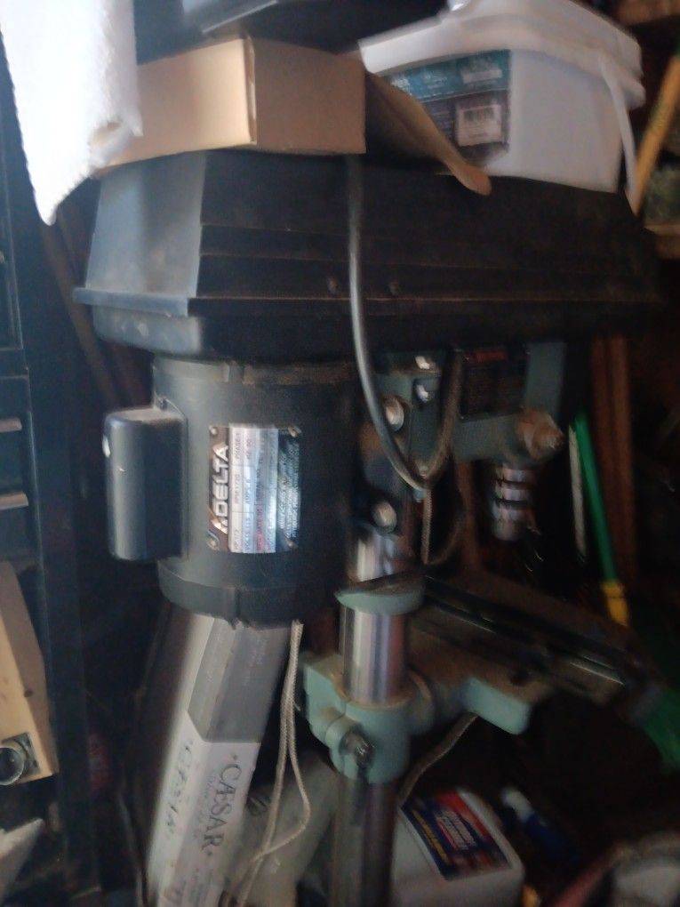 Delta Bench Drill Press 1/2-in